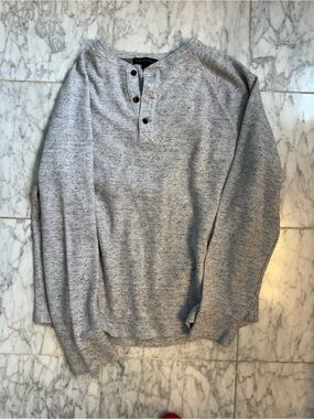Banana Republic Men’s Gray Henley Sweater
